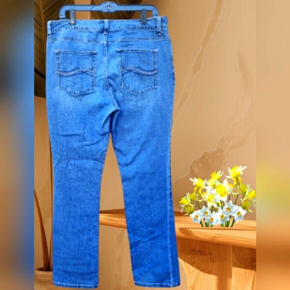 New- Lee Women's Blue Jeans - Picture 2 of 5